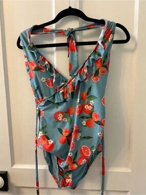 🌺 ModCloth  One-Piece Swimsuit – Size Medium – Citrus Print – Ruffle Wrap Style
